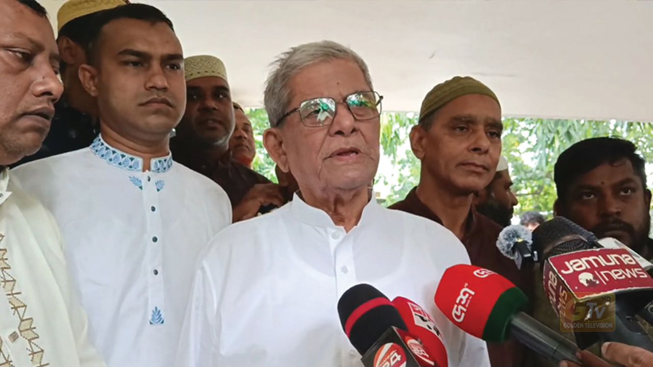 ঠাকুরগাঁও কেন্দ্রীয় ঈদগাহে ঈদের নামাজ আদায় শেষে সাংবাদিকদের সাথে কথা বলেন