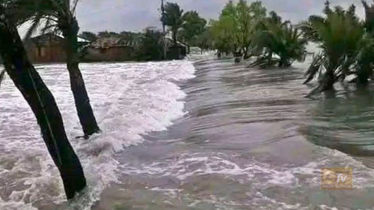 ৭ জেলায় পানিবন্দী লাখো পরিবার, মৃতের সংখ্যা ৫১
