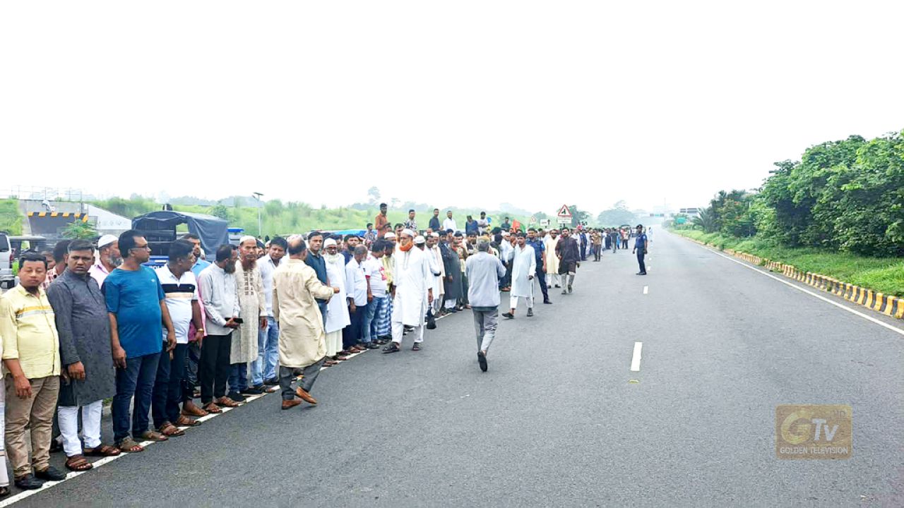 প্রধানমন্ত্রীকে শুভেচ্ছা জানাতে নেতা-কর্মীদের ভিড়, স্লোগানে মুখরিত মহাসড়ক