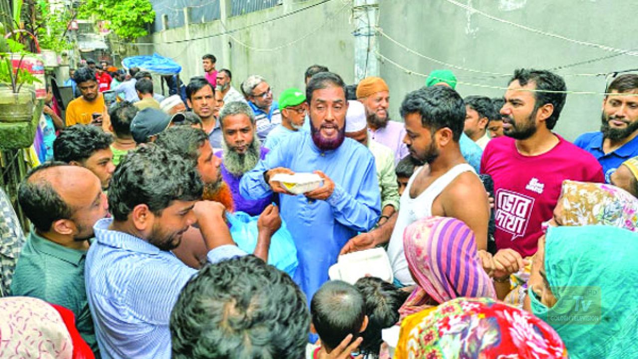 রাজধানীর কাজীপাড়া ও শেওড়াপাড়ায় ত্রাণ বিতরণ করেন মোহাম্মদ সেলিম উদ্দিন :  নয়া দিগন্ত