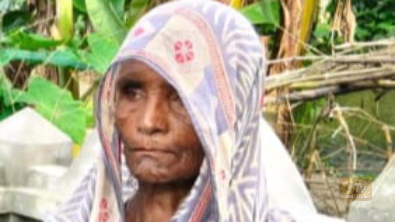 ঠাকুরগাঁও এ ভূল্লী উপজেলায়   সন্তানের উপর ভরসা নেই, তাই নিজের কবর নিজেই তৈরি করে রেখেছেন বৃদ্ধা মা