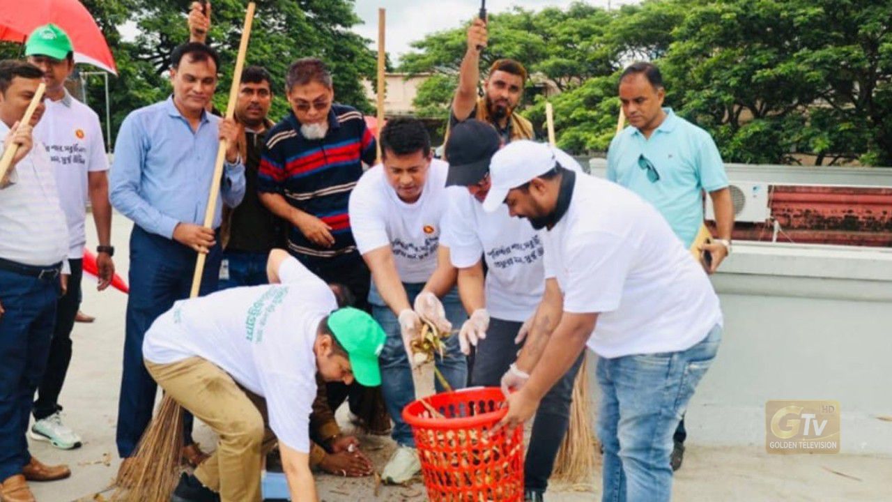 ২৪ ঘণ্টায় ১৩৫ টন বর্জ্য অপসারণ: চট্টগ্রামে জেলা প্রশাসনের পরিচ্ছন্নতা অভিযানের অনন্য রেকর্ড