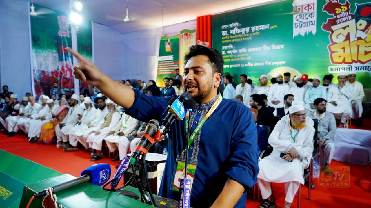 লালদীঘিতে যত অভিযোগ তুললেন নাহিদ ইসলাম