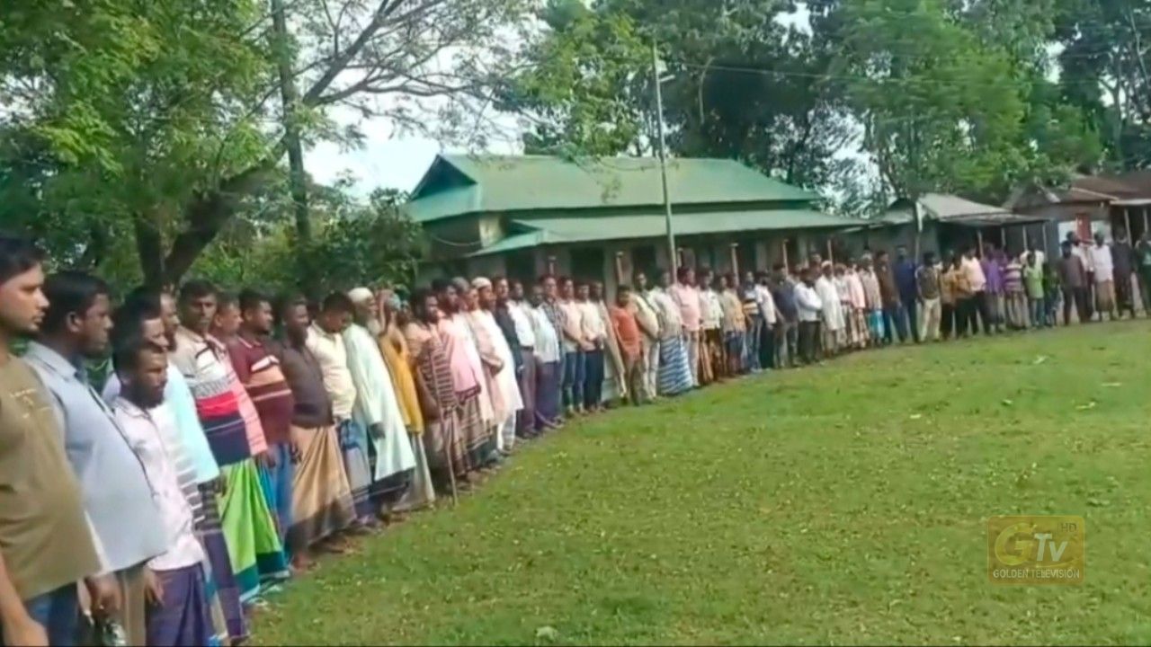 সুনামগঞ্জের জামালগঞ্জে নদীতে বিআইডব্লিউটিএ কর্তৃক অতিরিক্ত টোল আদায়ের প্রতিবাদে মানববন্ধন 