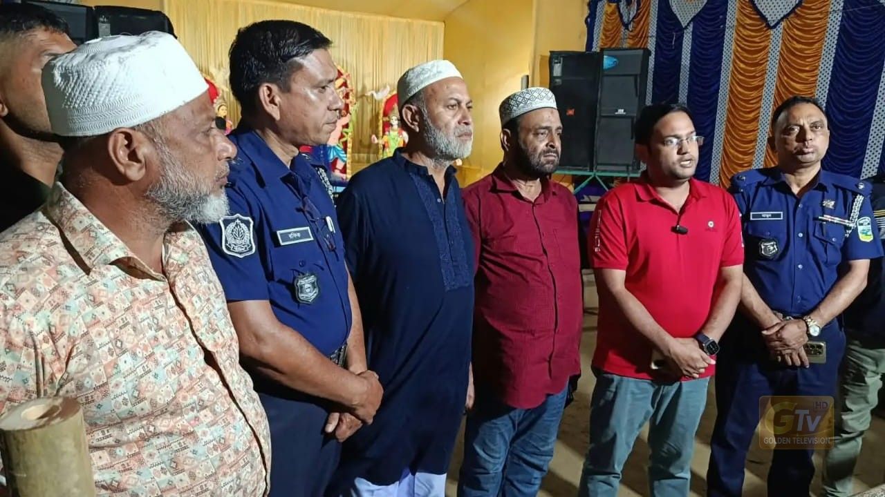 পূর্বধলার গোহালাকান্দায় পূজা মণ্ডপ পরিদর্শনে ইউএনও-ওসি-পুলিশ প্রশাসন