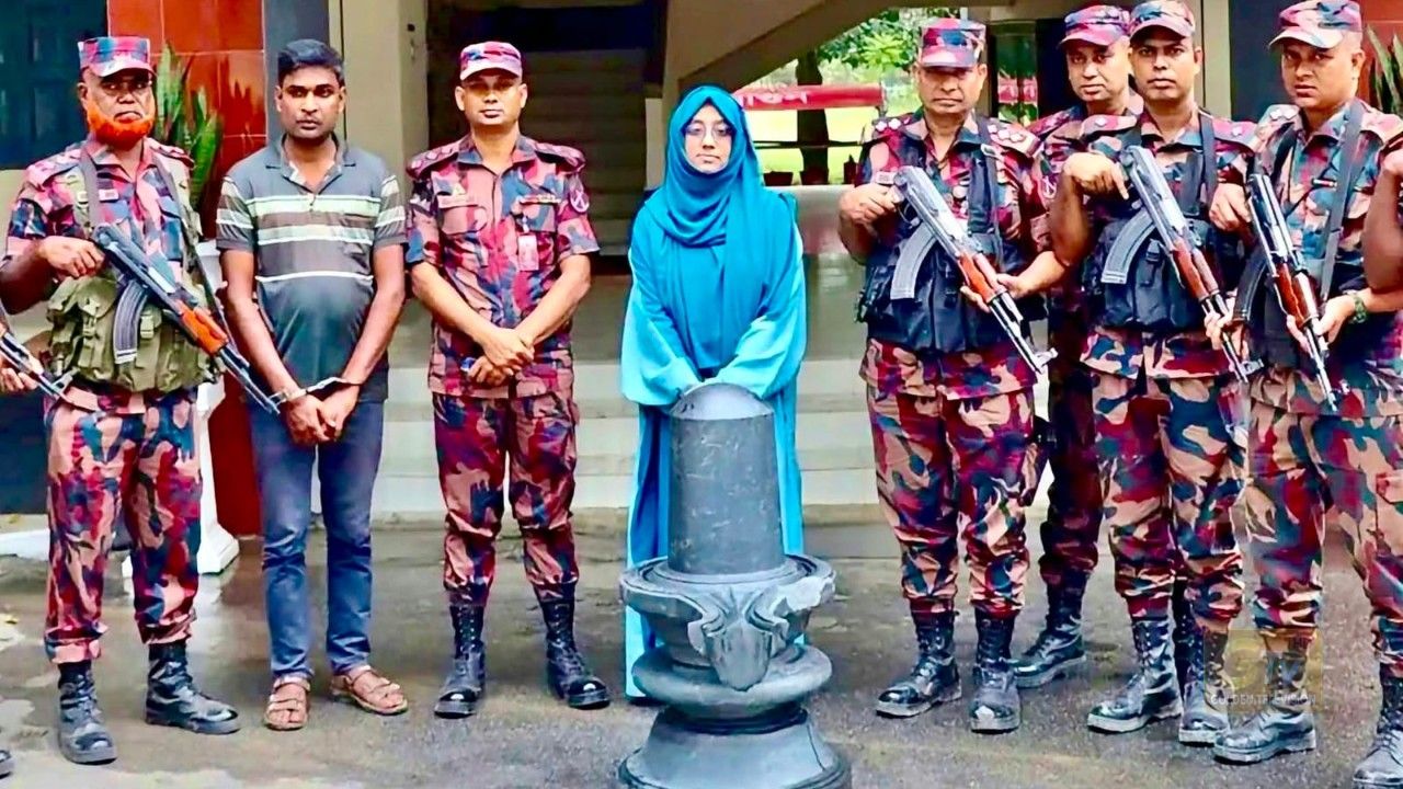 নওগাঁ বলিহার রাজবাড়ী এলাকায় ২৪৪ কেজি  কষ্টিপাথরের শিবলিঙ্গ উদ্ধারসহ 